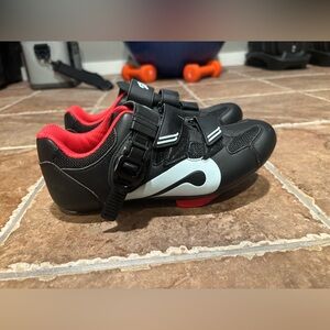 Peleton Cycling Shoe- Size W7/M9- Worn only a few times